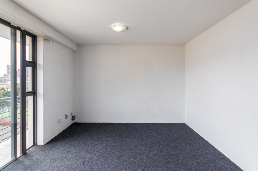 1 Bedroom Property for Sale in Zonnebloem Western Cape